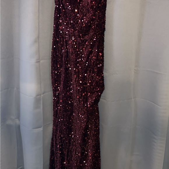 Dress - Picture 2 of 2